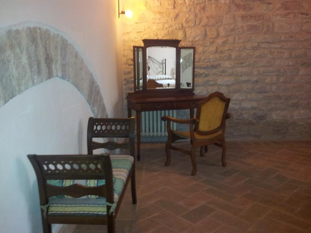 Residenza Sant'Agnese Bed & Breakfast Асизи Стая снимка